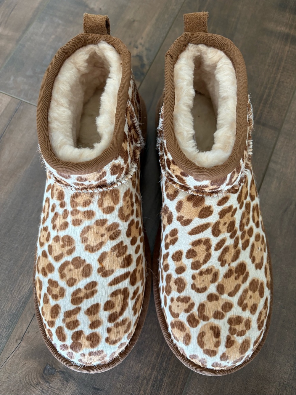 Ugg Women's Classic Ultra Mini Plains Boot Felicity Leopard Jasmine Size 7 NWOB